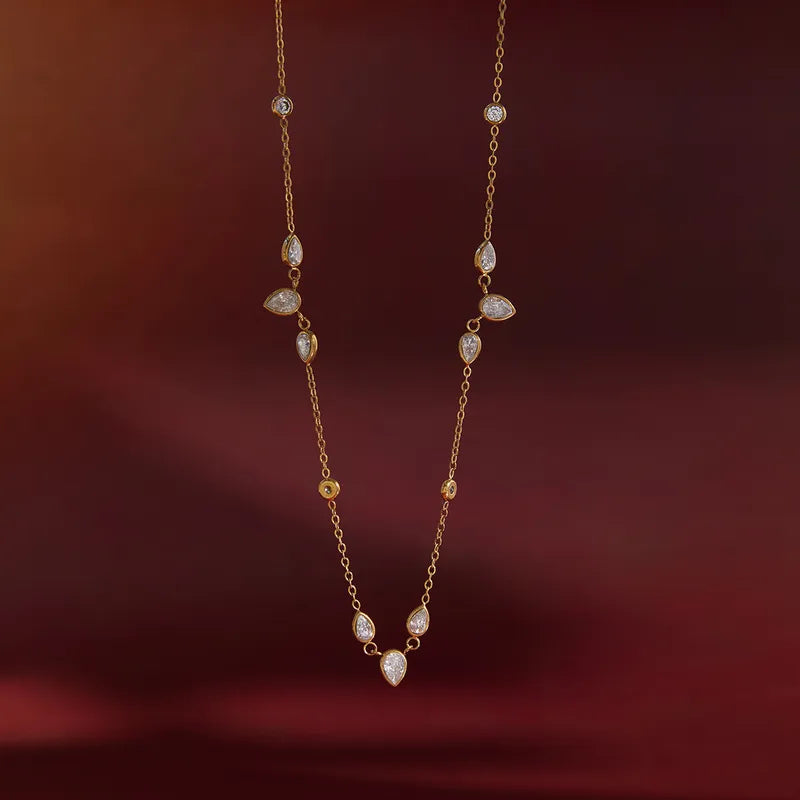 DROP CLEAR NECKLACE