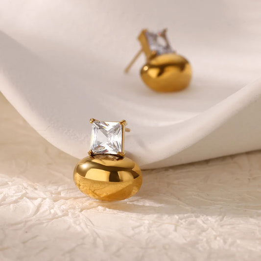 ELEGANT ZIRCONIA STUDS
