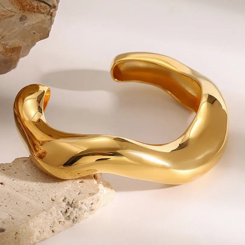 WAVY CUFF BRACELET
