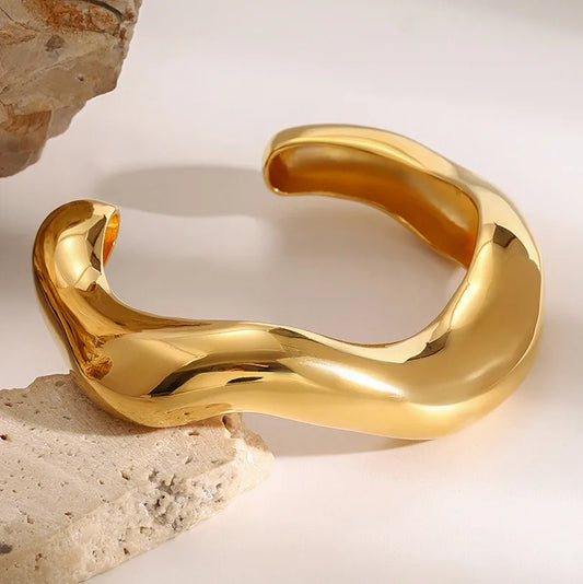 WAVY CUFF BRACELET
