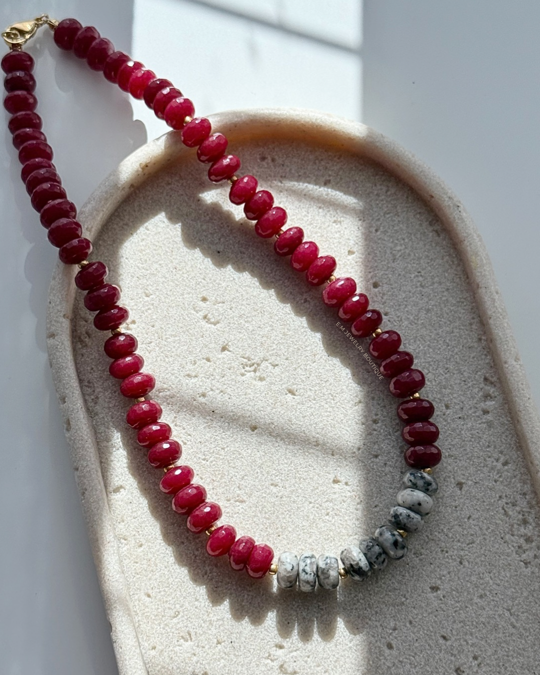 BURGUNDY MÁRMOL NECKLACE